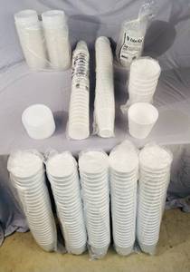 lot 113 image: Cups and Lids (2 tubes 16oz cups) 5 Tubes plus 6 cups (each tube 25) Food Container 32 oz