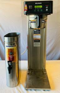 lot 133 image: Bunn ITCB-DV Automatic TeaCoffee Brewer and Bunn IDO-N-3.5  3.5 gallon Narrow oval ice tea Dispenser