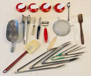 lot 144 image: Various Kitchen Items