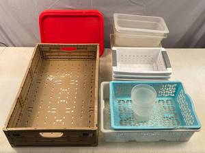 lot 150 image: 6 Food Trays, and Various Plastic Containers