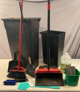 lot 154 image: Various Cleaning Items 2 Trash cans, 2 Brooms and 2 Dust pans, 2 Bricks for oven cleaning