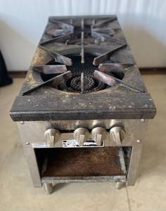 lot 4 image: 18  2 Burner Stock Pot Range by Atlanta Culinary Equipment Inc. Gas 3 ring burners, cast iron grates