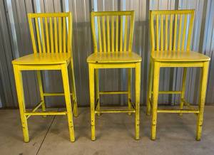 lot 185 image: 3 Bar Chairs from Pier 1 Imports 43 34 to top of back rest 29 34 to seat