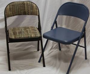 lot 32 image: 2 Folding Chairs