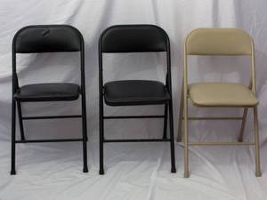 lot 42 image: 3 Folding Chairs