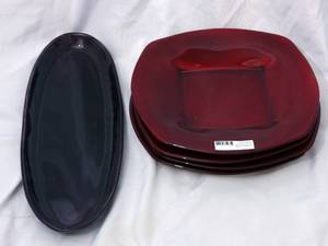 lot 50 image: 5 Large Platters 1 Long Purple Amethyst Platter and 4 Red Platters  Chargers
