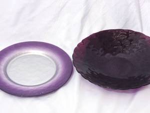 lot 51 image: 2 Purple Platters