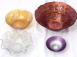 lot 53 image: 4 Serving Bowls