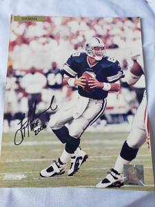 lot 77 image: Dallas Cowboy Troy Aikman #8 Autographed HOF 2006
