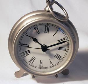lot 21 image: Pottery Barn Clock