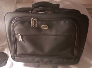 lot 30 image: American Tourister Computer Bag on wheels