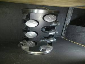 lot 19 image: SPICE RACK