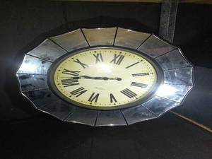 lot 20 image: CLOCK