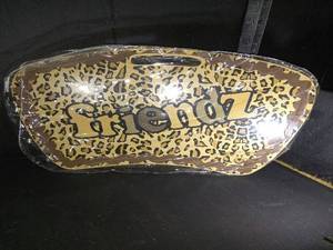 lot 21 image: FRIENDZ LAP TRAY