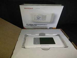 lot 22 image: HONEYWELL DIGITAL THERMASTAT