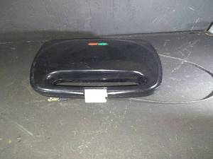 lot 32 image: GRILL CHEESE MAKER