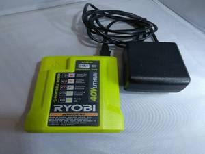 lot 80 image: RYOBI 40V CHARGER