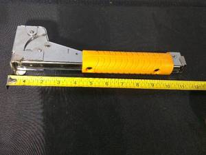 lot 135 image: ARROW STAPLER
