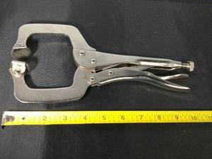 lot 136 image: VICE GRIP STYLE CLAMP