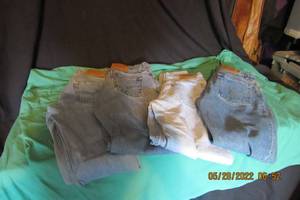 lot 112 image: LEVI BLUE JEANS-501-2634, 560-MEDIUM 34, 512 SLIM MEDIUM 34