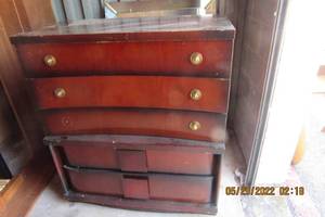 lot 79 image: BASSET MAHAGONY CHEST OF DRAWERS - 38W X 43T X 18.5D,
