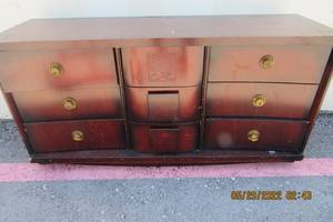 lot 81 image: BASSET 9 DRAWER DRESSER - 61W X 30H X 19D