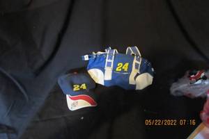lot 135 image: JEFF GORDON #24 HAT AND PURSE