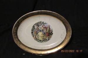 lot 96 image: GIESTO GOLD DECORATIVE COLLECTORS PLATE-22K GOLD RIM , HAND PAINTED-COMES IN BOX