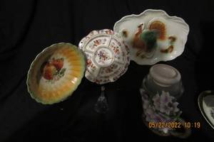 lot 97 image: PORCELAIN SERVING WARE