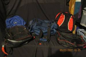 lot 157 image: VARIOUS NYLON BAGS AND BACKPACKS