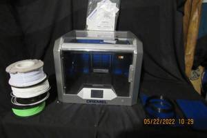 lot 5 image: DREMEL 3040 IDEABUILDER 3D PRINTER