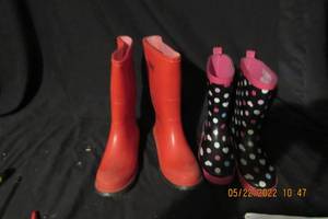 lot 156 image: GOULASHES-2 PAIR-SIZES 5-6 AND 3