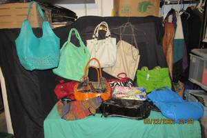 lot 151 image: LEATHER AND VINYL SHOULDER BAGS-VARIOUS