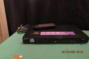 lot 51 image: SONY CDDVD PLAYER-MODEL DVP-NS325 PRECISION DRIVE MP3 PLAYBACK WITH UNIVERSAL REMOTE.