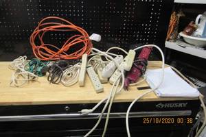 lot 53 image: VARIOUS EXTENSION CHORDS AND POWER STRIPS