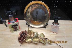 lot 166 image: LIBERTY SCALED REPLICAS, BRASS ROSE, AND A COLLECTORS PLATE COVERED WITH 28 KARAT GOLD.