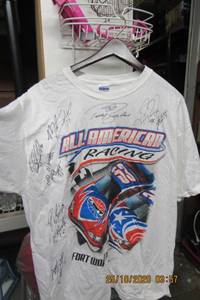 lot 164 image: SIGNED TEXAS MOTOR SPEEDWAY ALL AMERICAN RACING 2007  T-SHIRT WITH 7 DRIVERS SIGNATURES