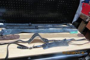 lot 33 image: GUITAR STRAPS 6 EACH