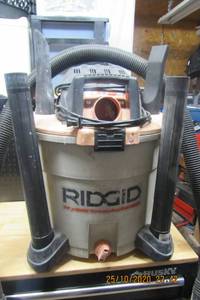 lot 11 image: RIDGID WETDRY SHOP VAC- 6.0 HP, WITH ATTACHMENTS