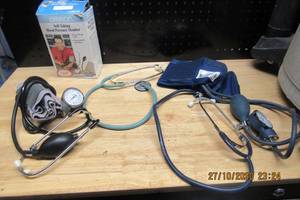 lot 181 image: OMRON SELF TAKING BLOOD PRESSURE MONITOR, SPHYGOMANOMETER, STETHOSCOPE, SUNBEAM SCALE