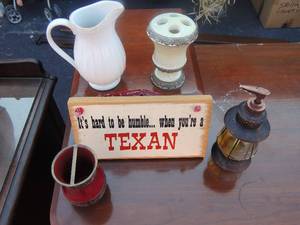 lot 32 image: Bathroom set and hard to be humble Texas sign
