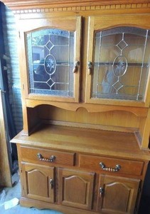 lot 219 image: wooden  hutch glass top doors 2 drawers and 2doors at bottom
