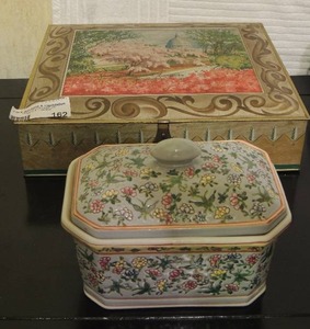 lot 162 image: Large decorator tin with front latch plus ceramic covered dish