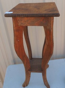 lot 139 image: Vintage table Fern Stand Solid wood  29  x 11 x 11