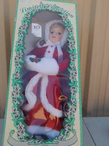 lot 255 image: Limited collection holly doll by Le Cheri NIB 23 tall