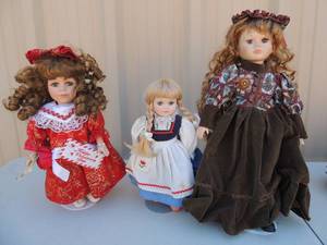 lot 251 image: Don Dee doll on stand 13 royal Dalton doll on stand 10.5 tall 16 tall porcelain doll brown dress curly hair