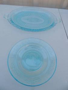 lot 182 image: Blue depression glass small bowl 8 diameter and platter 14x9