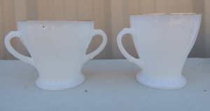 lot 185 image: Ancor Hawking white glass cream and sugar with gold trim