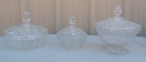 lot 203 image: 3 Covered Star of David candy dishs