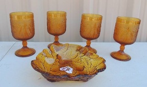 lot 144 image: Orange Pressed Glass Goblets  5.5  QTY 4  &  Leaf design dish